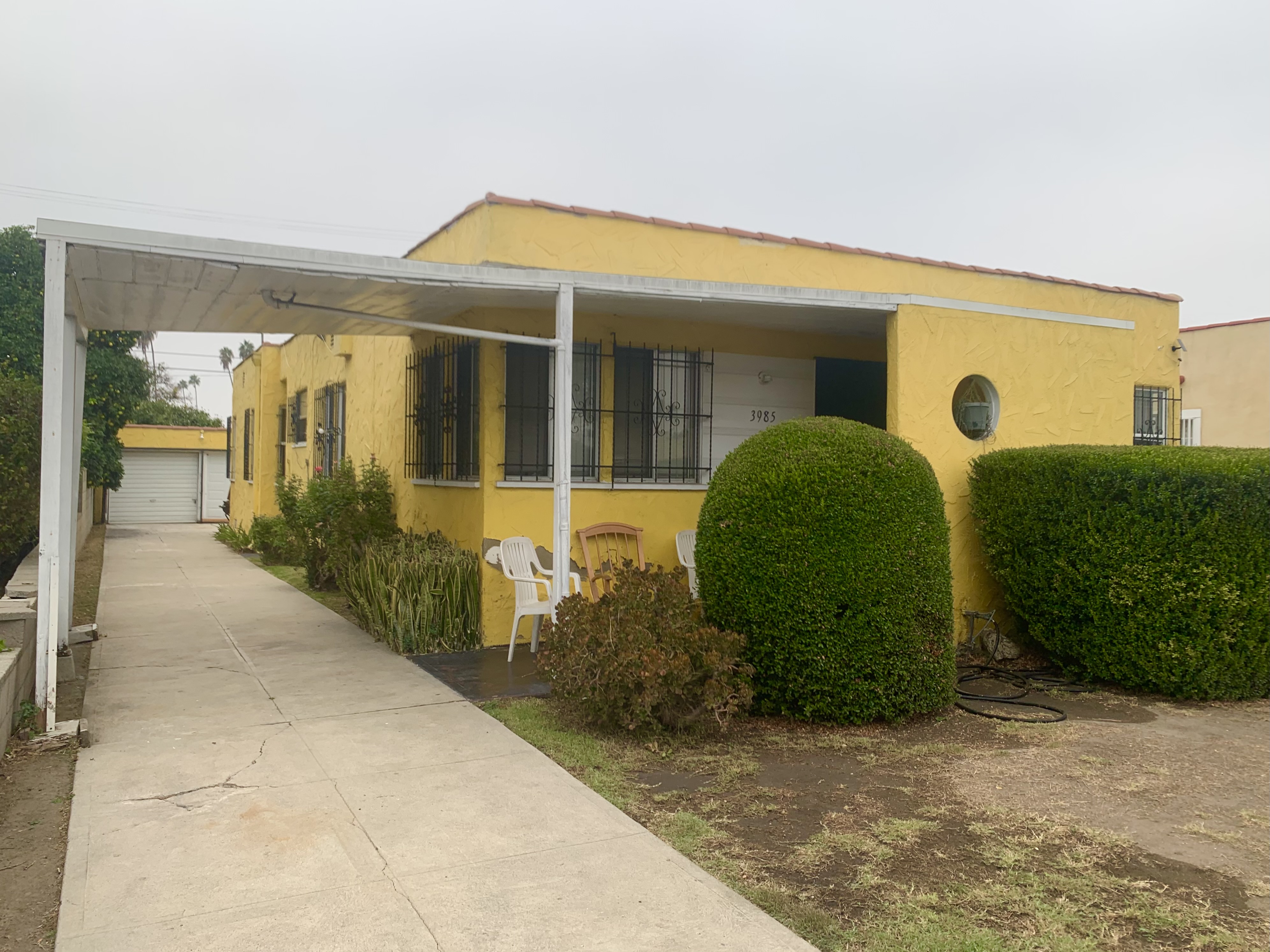 Front of Yellow duplex in Los Angeles