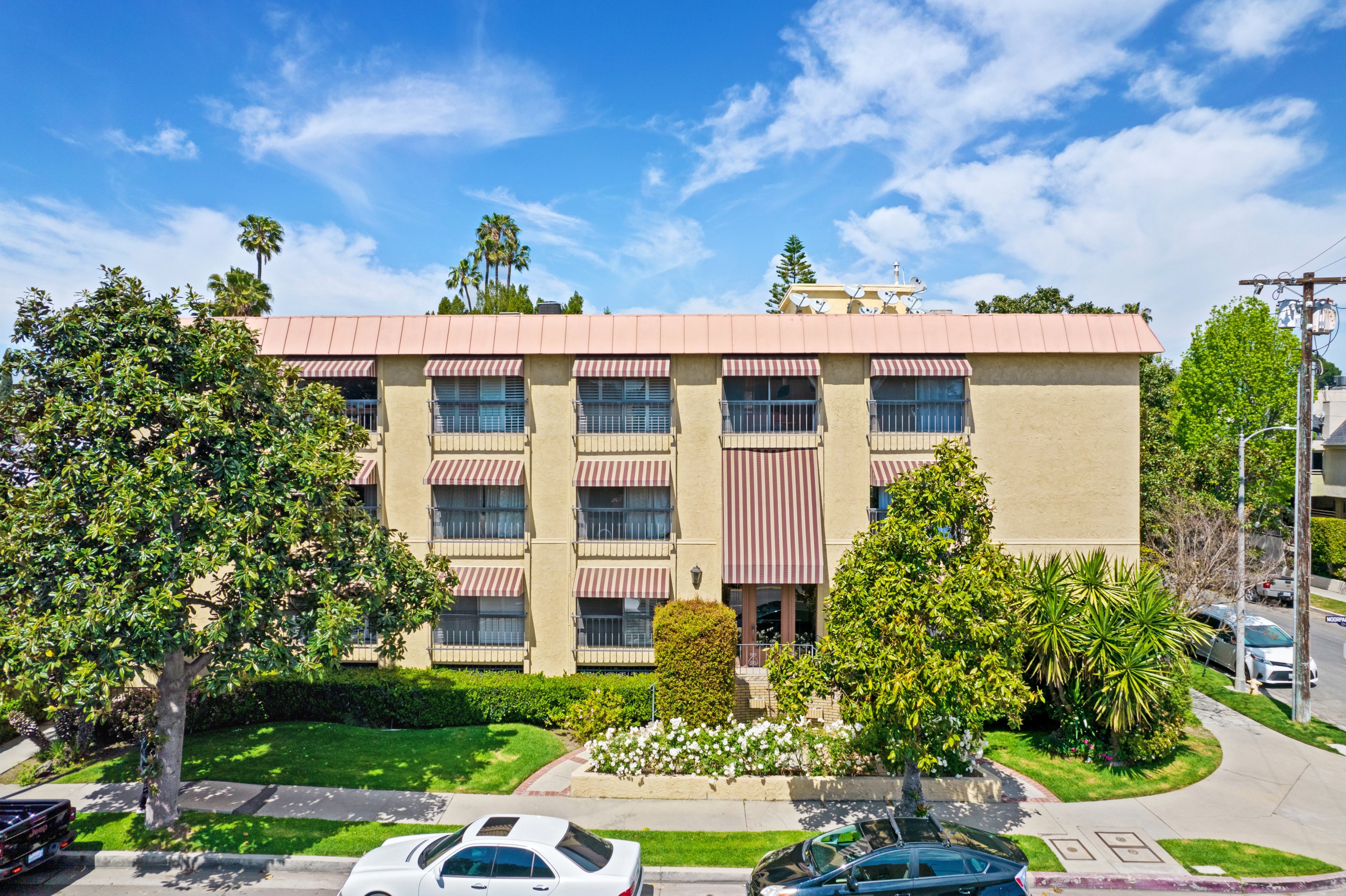 photo of condo building on Moorpark